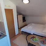 Penava, Private Beach, Pool And 7min To 3*
