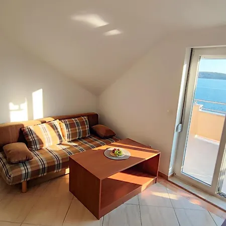 Aparthotel Penava, Private Beach, Pool And 7min To 3*