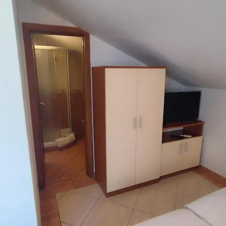 Penava, Private Beach, Pool And 7min To 3*