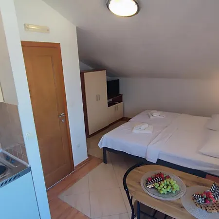 Penava, Private Beach, Pool And 7min To 3*