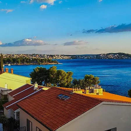 Penava, Private Beach, Pool And 7min To Trogir