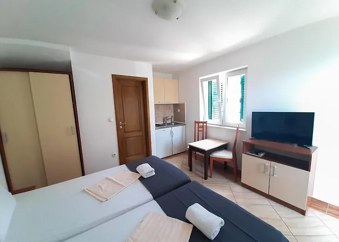 Lejlighedshotel Penava, Private Beach, Pool And 7min To 3*