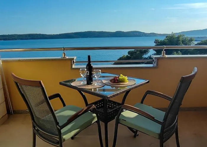 Penava, Private Beach, Pool And 7min To Lejlighedshotel Trogir