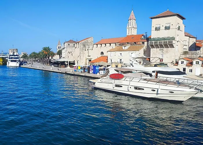 Lejlighedshotel Penava, Private Beach, Pool And 7min To