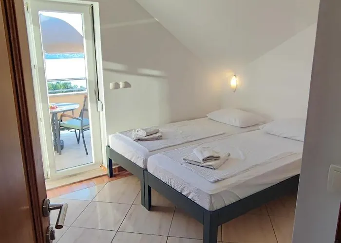 Penava, Private Beach, Pool And 7min To Lejlighedshotel Trogir