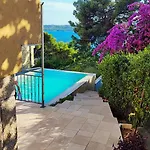 Penava, Private Beach, Pool And 7min To 트로기르
