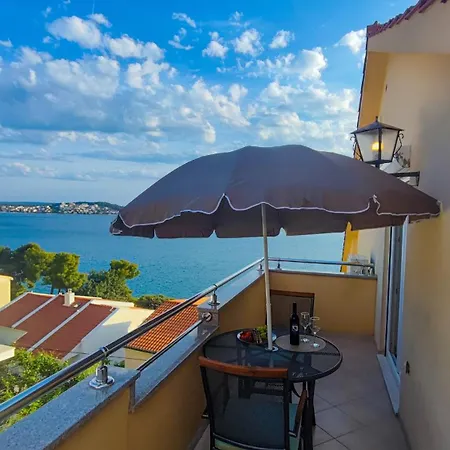 Penava, Private Beach, Pool And 7min To מלון דירות