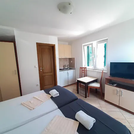 Lejlighedshotel Penava, Private Beach, Pool And 7min To 3*