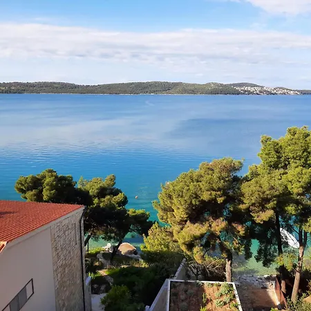 Lejlighedshotel Penava, Private Beach, Pool And 7min To