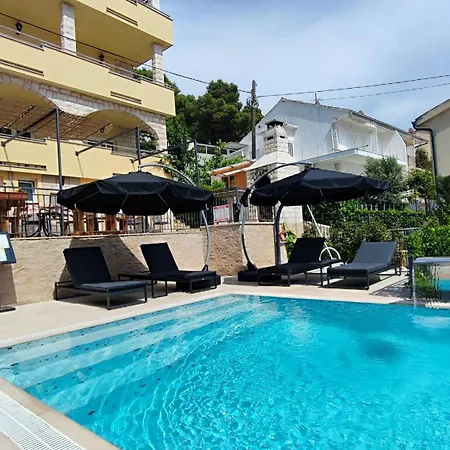 מלון דירות Penava, Private Beach, Pool And 7min To