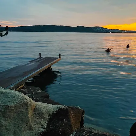 Lejlighedshotel Penava, Private Beach, Pool And 7min To Trogir