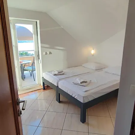 Penava, Private Beach, Pool And 7min To 公寓式酒店 特罗吉尔