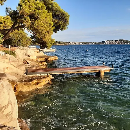 Penava, Private Beach, Pool And 7min To Lejlighedshotel Trogir