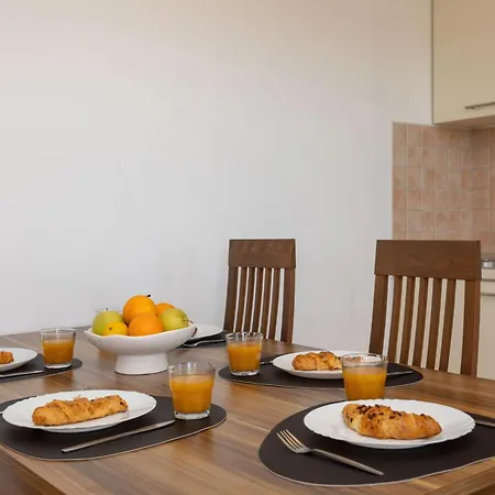 Penava, Private Beach, Pool And 7min To