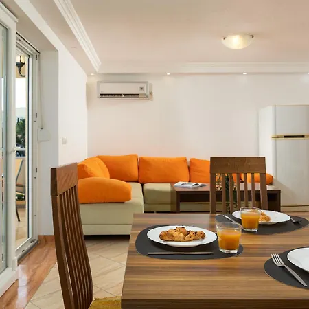 Penava, Private Beach, Pool And 7min To