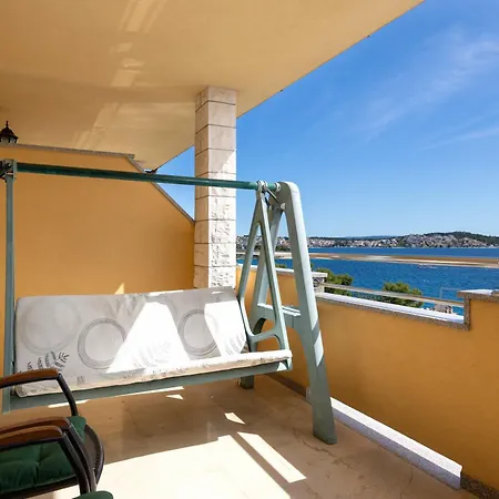 Aparthotel Penava, Private Beach, Pool And 7min To 3*