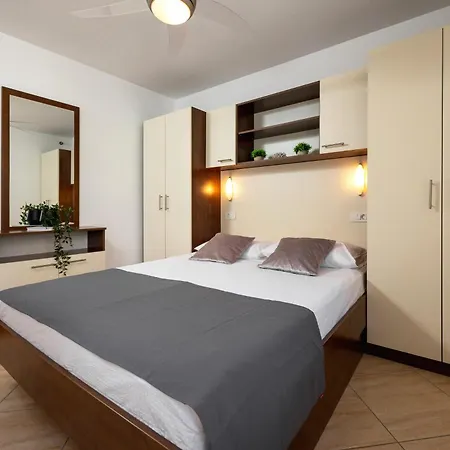 Penava, Private Beach, Pool And 7min To 3*