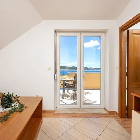 Aparthotel Penava, Private Beach, Pool And 7min To