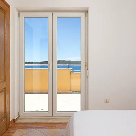 Penava, Private Beach, Pool And 7min To Aparthotel 3*