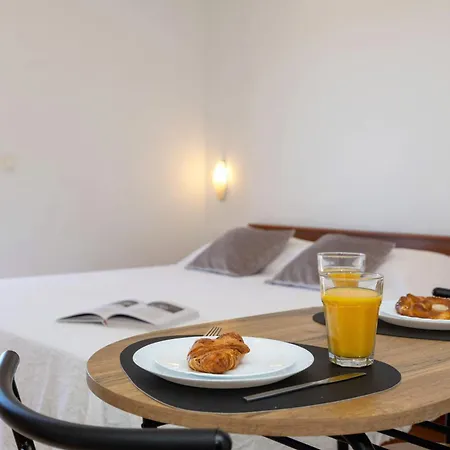 Penava, Private Beach, Pool And 7min To