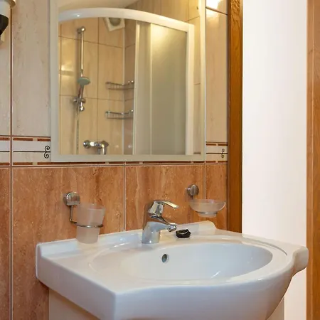 Penava, Private Beach, Pool And 7min To Trogir
