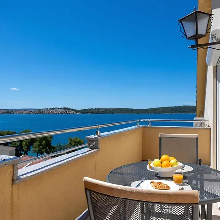 Aparthotel Penava, Private Beach, Pool And 7min To 3*