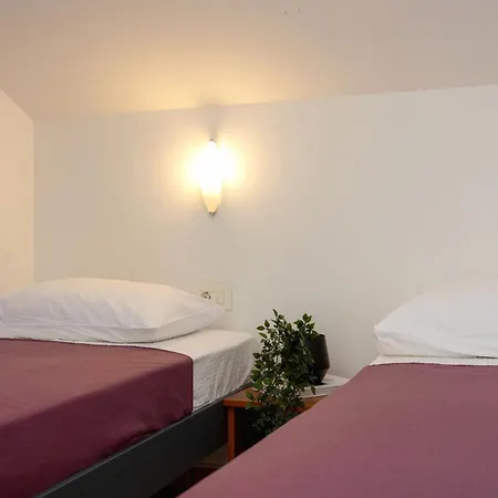 Penava, Private Beach, Pool And 7min To Aparthotel