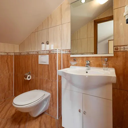 Penava, Private Beach, Pool And 7min To