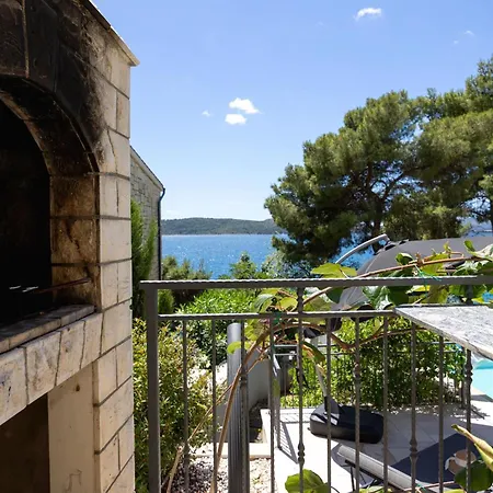 Penava, Private Beach, Pool And 7min To 3*