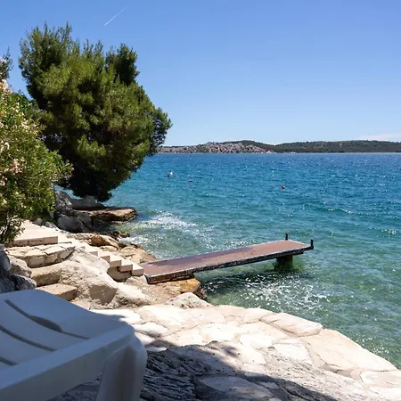 Penava, Private Beach, Pool And 7min To Trogir