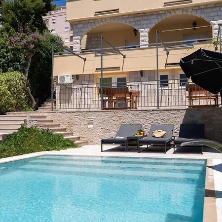 Penava, Private Beach, Pool And 7min To 3*