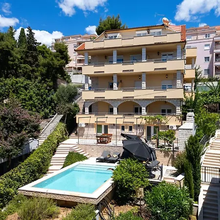 Penava, Private Beach, Pool And 7min To 3*