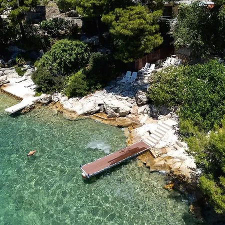 Aparthotel Penava, Private Beach, Pool And 7min To