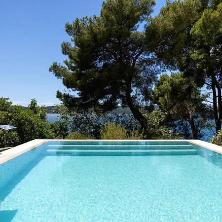 Penava, Private Beach, Pool And 7min To Trogir