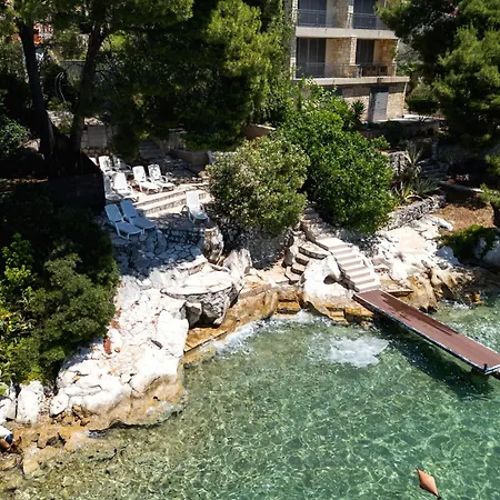 Penava, Private Beach, Pool And 7min To Aparthotel Trogir