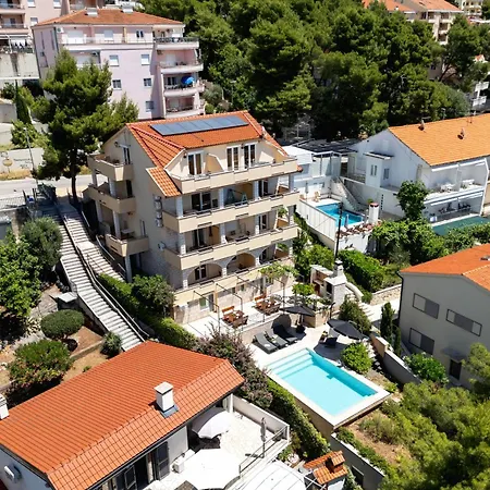 Penava, Private Beach, Pool And 7min To Aparthotel 3*
