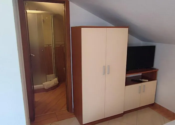 Penava, Private Beach, Pool And 7min To 3*