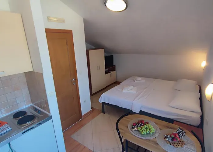 Penava, Private Beach, Pool And 7min To 3*