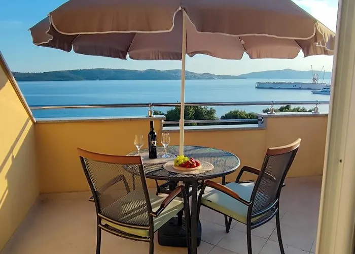 Aparthotel Penava, Private Beach, Pool And 7min To 3*