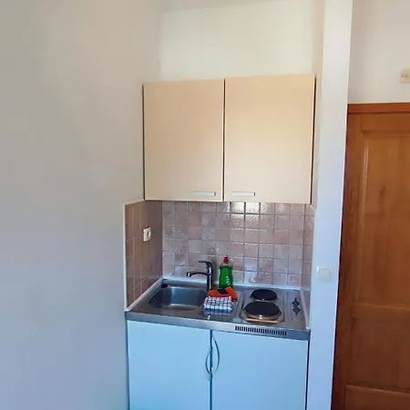 Apartmanhotel Penava, Private Beach, Pool And 7min To Trogir