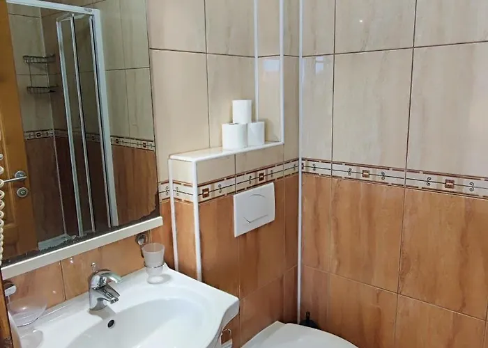 Penava, Private Beach, Pool And 7min To Apart Otel 3*