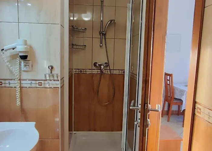 Apart Otel Penava, Private Beach, Pool And 7min To 3*